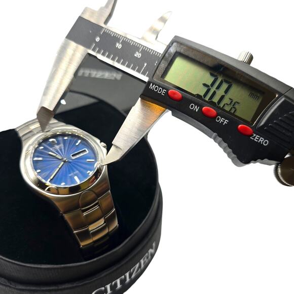 Spanish Date New Citizen Eco-Drive Watch Men Blue Dial E101-K17535 No Manual - Picture 15 of 16